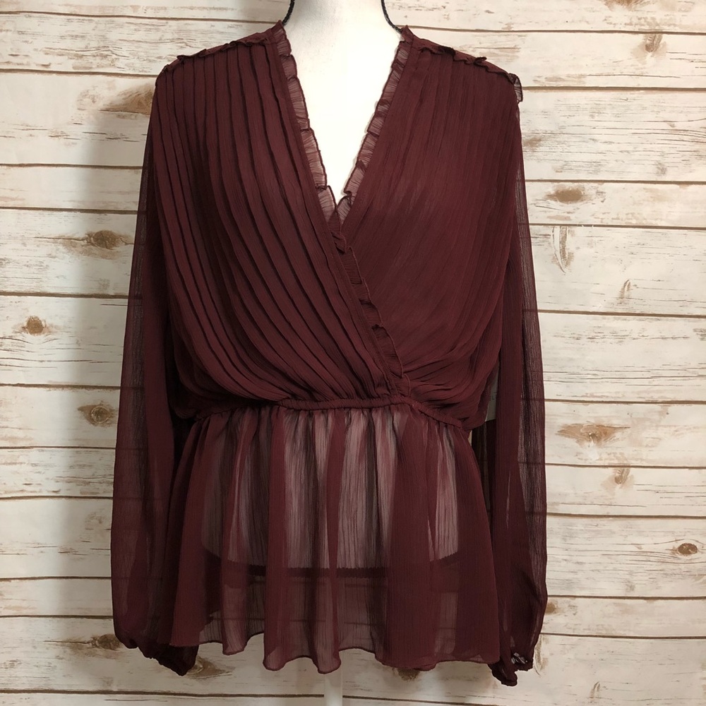 Belle Sky Madeira wine long sleeves blouse.